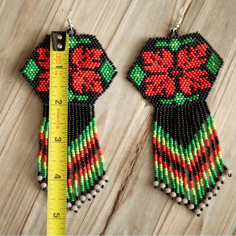 Elegant Floral Beaded Earrings in Red and Green - Picture 3 of 5